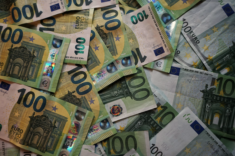 An Instant Euro Transfer Must Clear in Ten Seconds or Fail